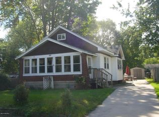44 34th St SE, Wyoming, MI 49548