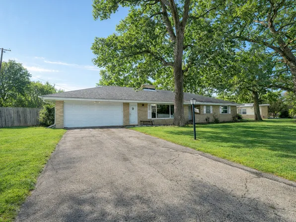 801 Woodlawn Dr, Dekalb, IL 60115
