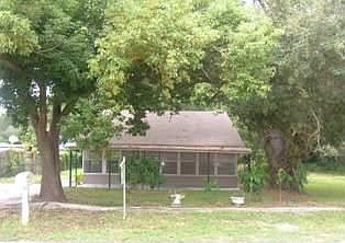 2nd image of 8708 N Dexter Ave