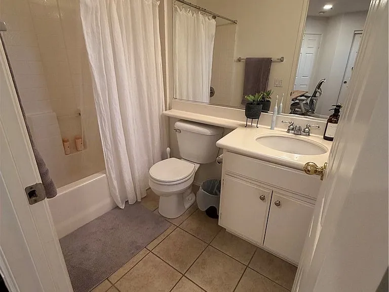 65 Danbury Ln — Photo 24