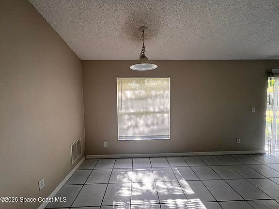 5th image of 223 Aquarius Ave SE