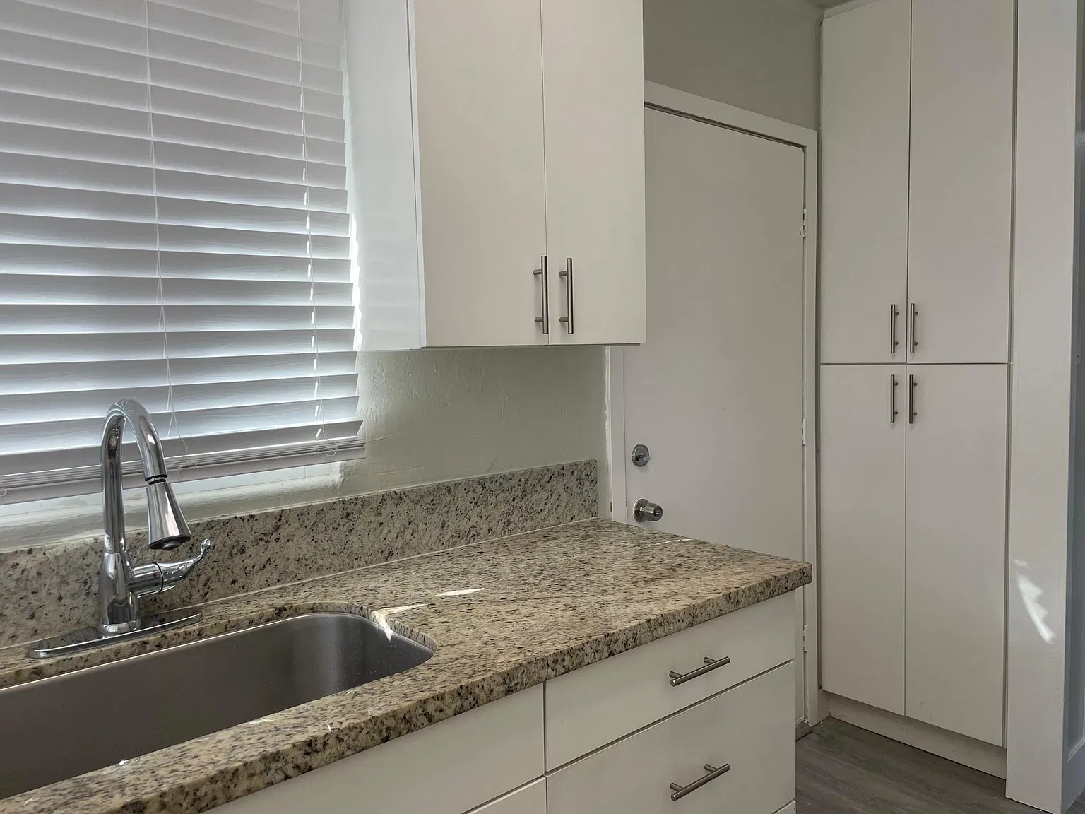 1 bed, 440 sqft, $1,700 — Photo 4