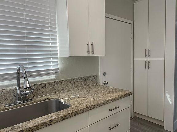 4th image of 12378 Lakeshore Dr