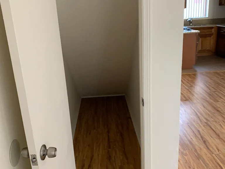 937 N Louise St #8 — Photo 16