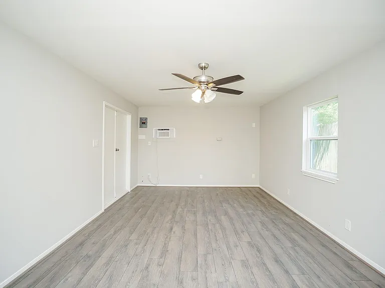 22418 Goldstone Dr — Photo 27