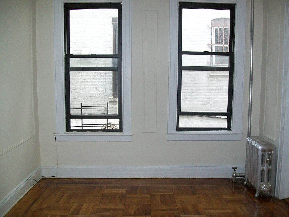 1st image of 2309 33rd St APT 1R