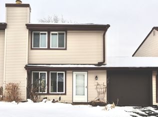 22 Honeybear Ln, Romeoville, IL 60446