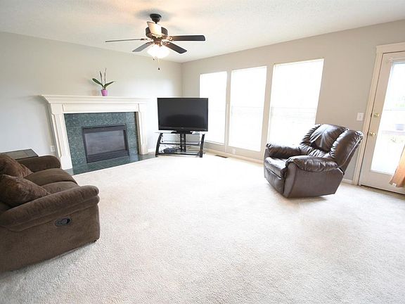 3rd image of 7563 Alexandra Dr