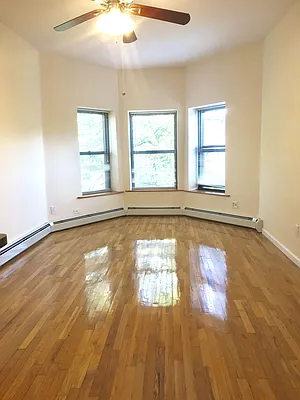 Rented by U2Apartment LLC | media 33