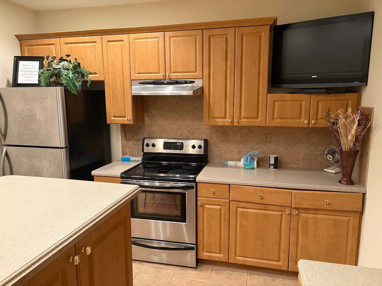 5 bed, 4.5 bath, 3745 sqft, $799 — Photo 3