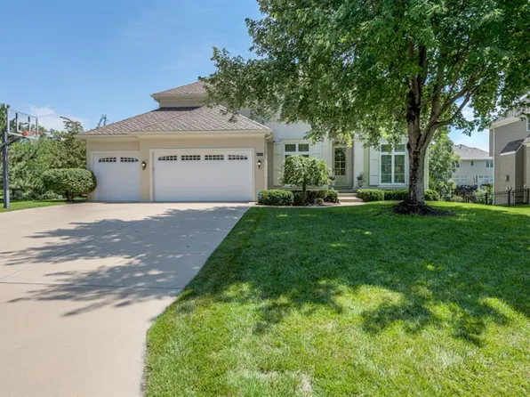 14801 Sherwood St, Leawood, KS 66224