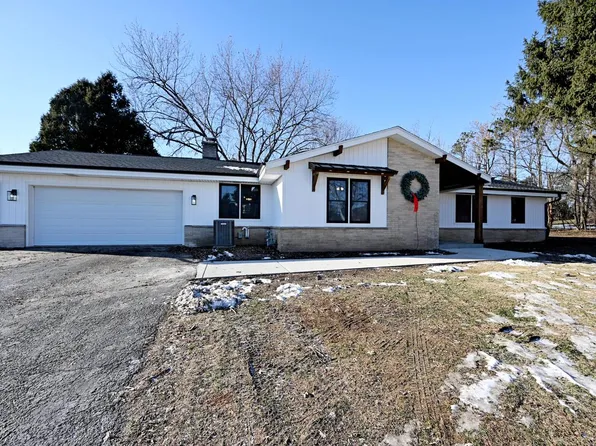 2115 Genesee STREET, Delafield, WI 53018