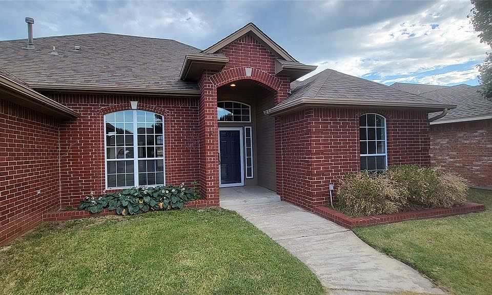 1st image of 520 SW 154th Ct