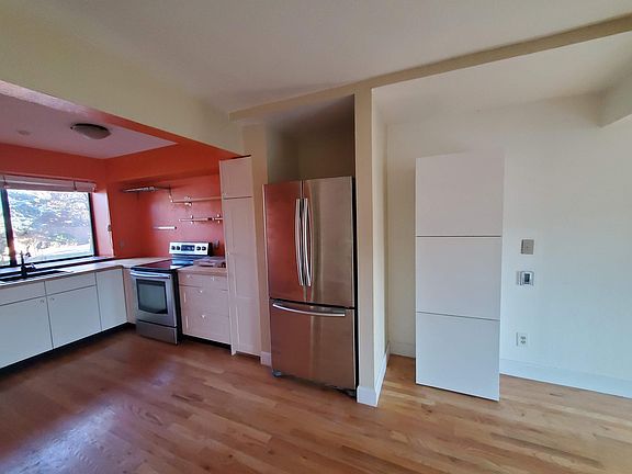 Kitchen. Newer stainless steel appliances.
