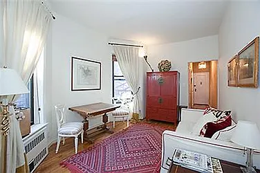 Rented by Domus Realty