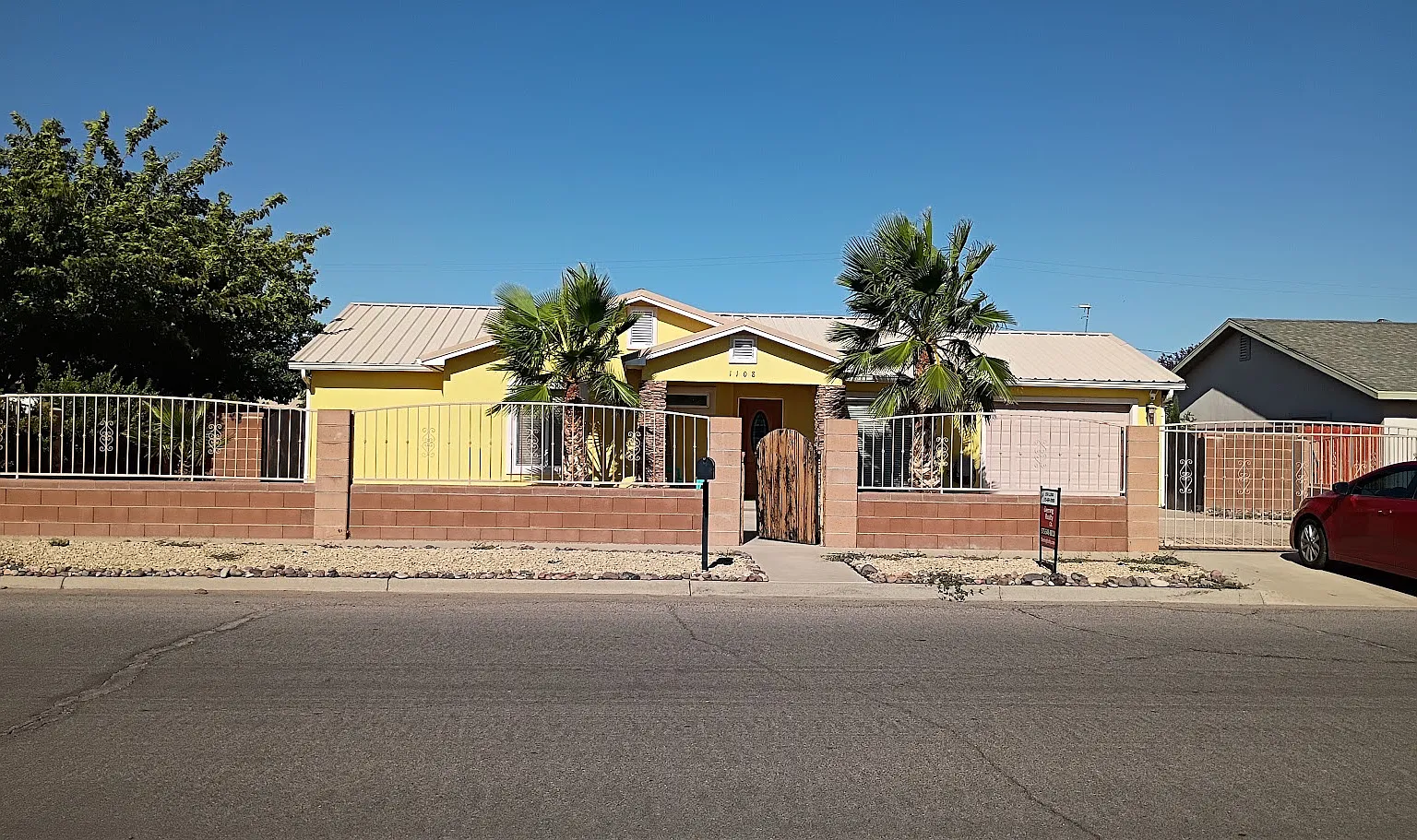 3 bed, 1406 sqft, $1,800 — Photo 1