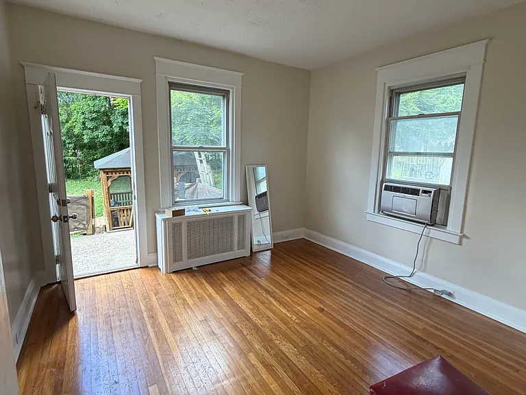 302 Shadeland Ave — Photo 4