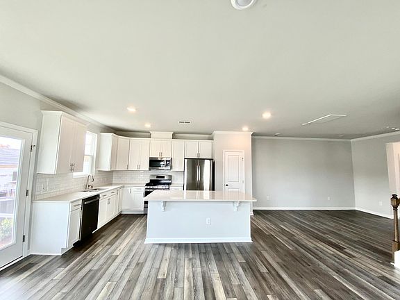 3rd image of 1050 Gemma Dr
