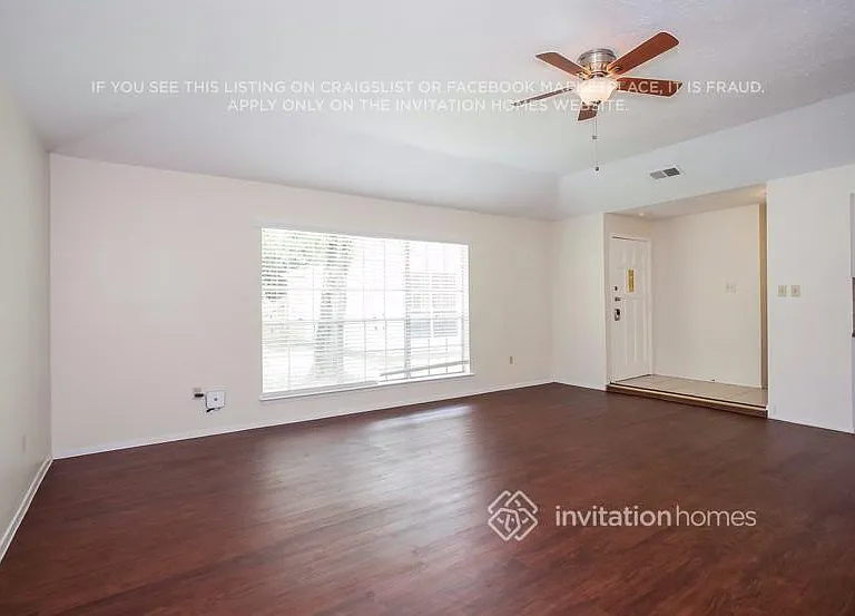 16223 Barcelona Dr — Photo 2
