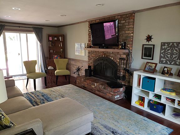 Great room with working fireplace