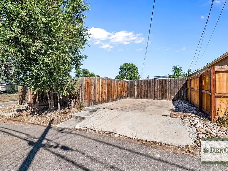 2403 S Bannock St — Photo 22