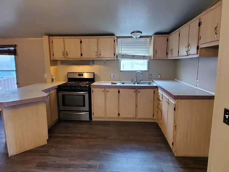 214 Colorado Dr — Photo 5