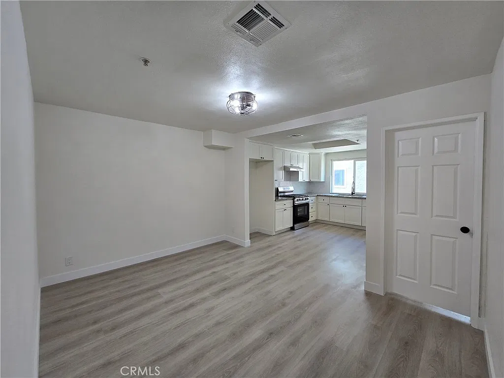 4 bed, 1667 sqft, $4,600 — Photo 3