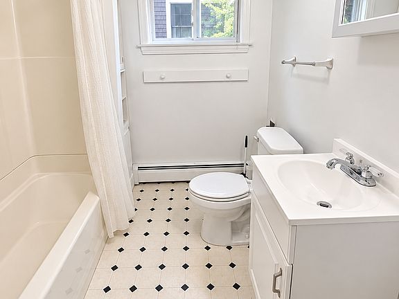 4th image of 205 Main St #1