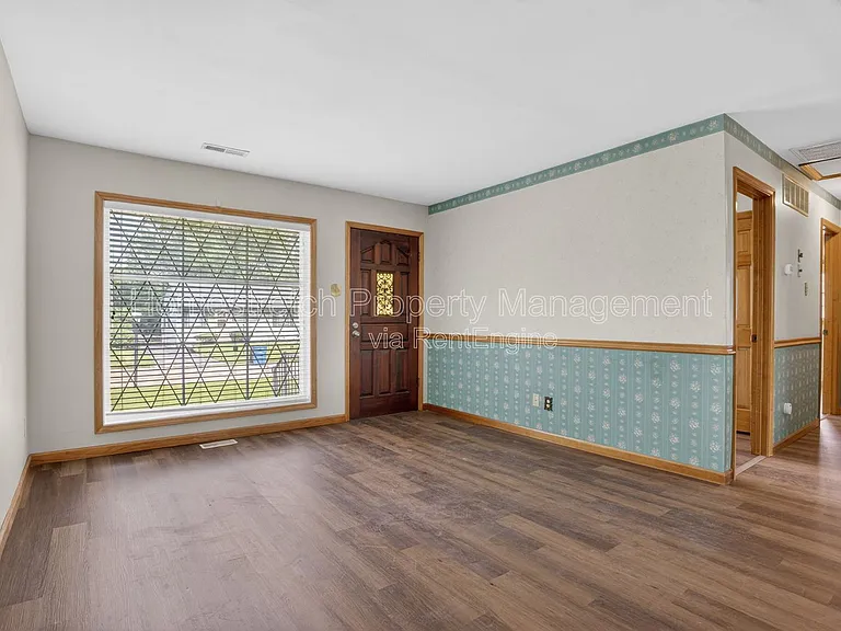 10527 Prestwick Dr — Photo 5