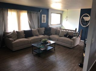 1217 Valley View Dr, Minot, ND 58703