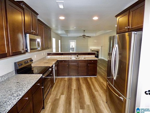 4th image of 371 Ivy Hills Cir