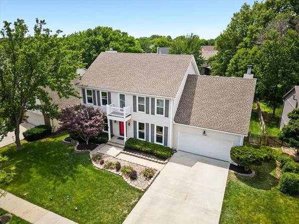 11606 Riley St, Overland Park, KS 66210