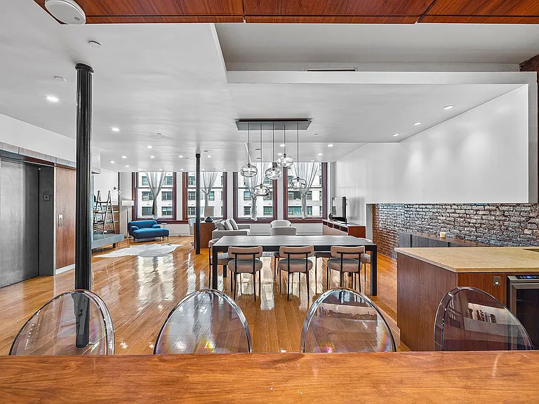 10 E 14th St #6 — Photo 16