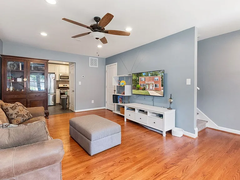 1225 S Buchanan St — Photo 4