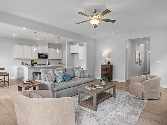 5th image of 315 Gregory Village Dr