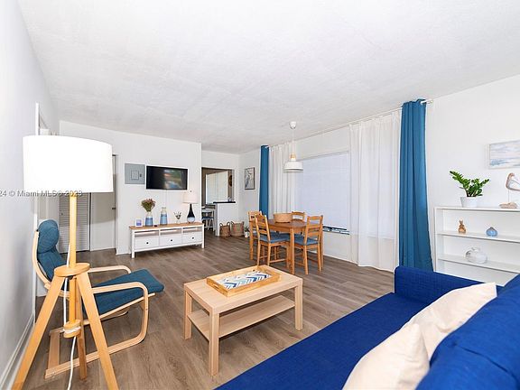 living/dining area