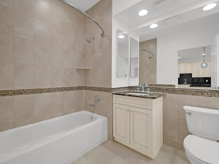 340A Old River Rd #407 — Photo 9