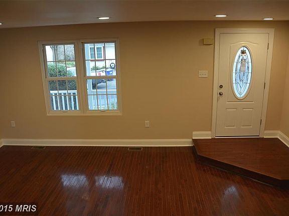 4th image of 20637 Neerwinder St