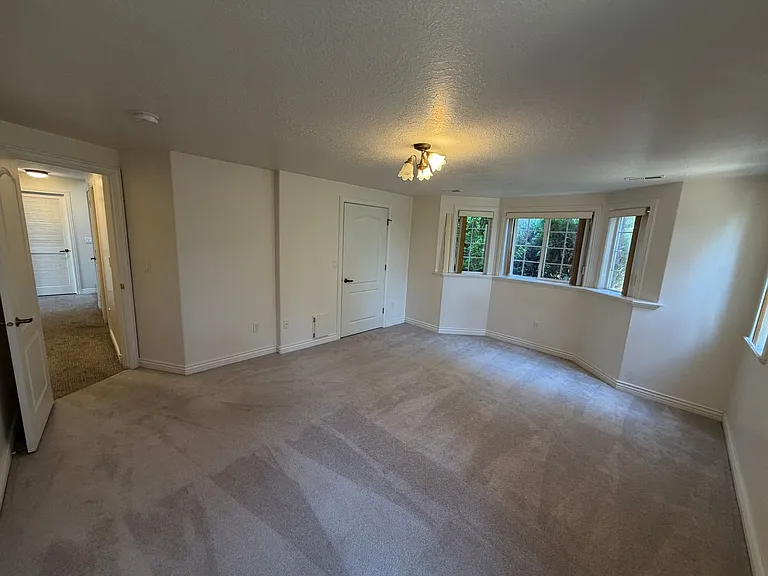 1835 N Beechwood Dr — Photo 57