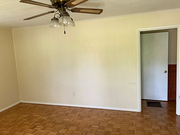 3rd image of 254 Countryside Dr SE