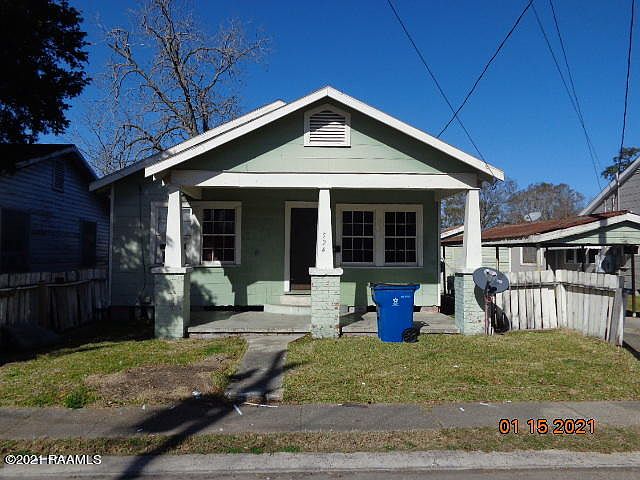 1st image of 524 Sofas St