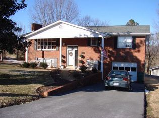 211 Woodland Ave, Luray, VA 22835