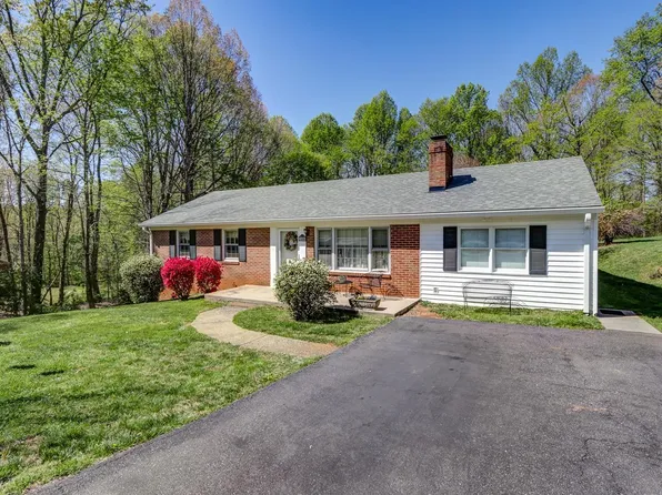 180 Fairfax Cir, Madison Heights, VA 24572