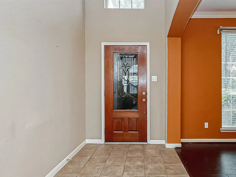 2218 Falcon Knoll Ln — Photo 4