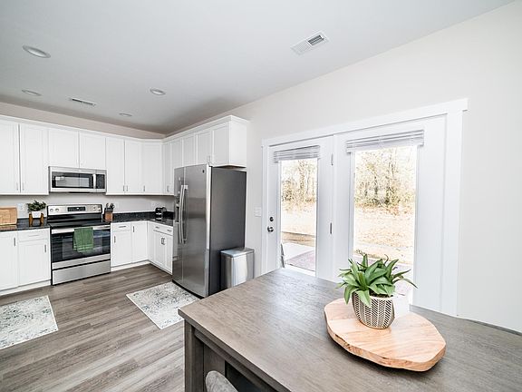 5th image of 80 Sunburst Villa Dr