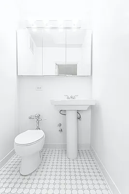 Rented by Olnick Organization | media 9