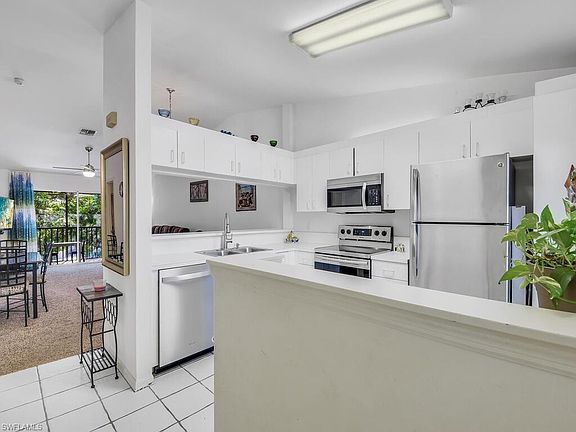 4th image of 5721 Foxlake Dr APT 7