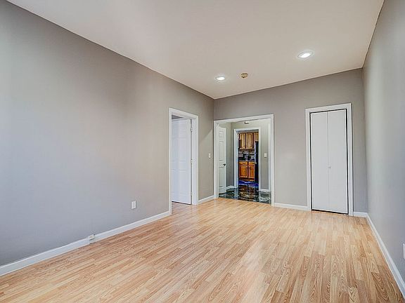 2nd image of 240 Clendenny Ave APT 4