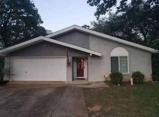 3236 Red Oak Ln, Bedford, TX 76021