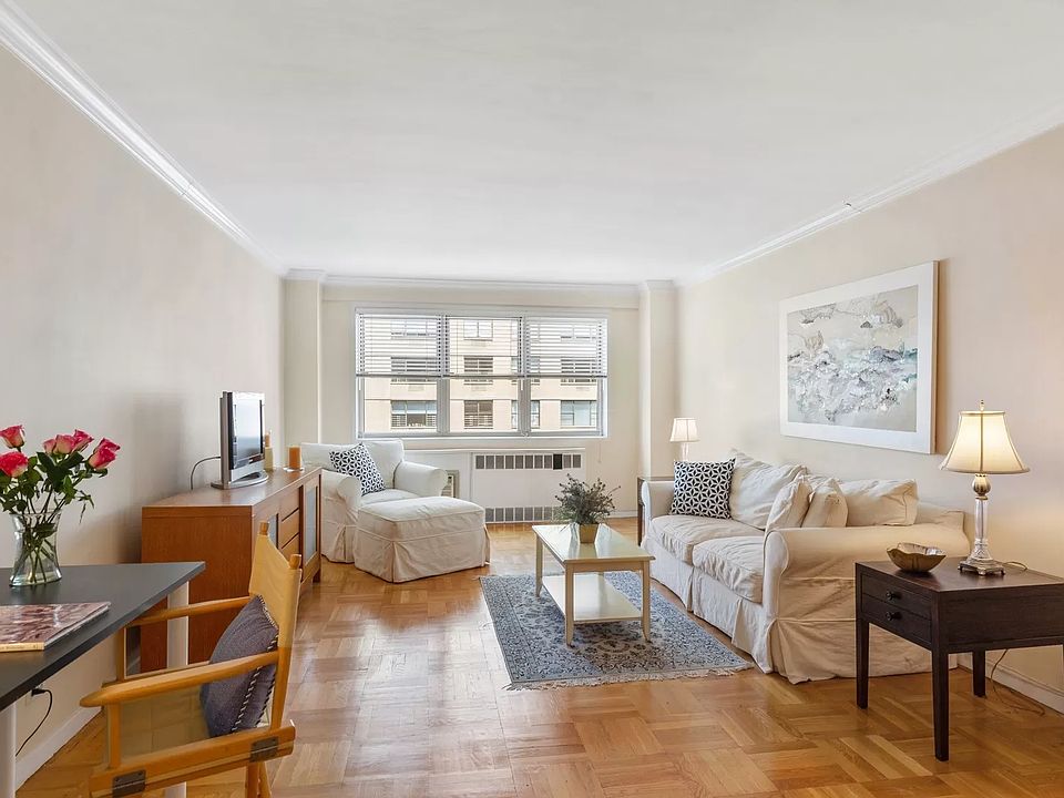 1st image of 30 W 60th St APT 10P